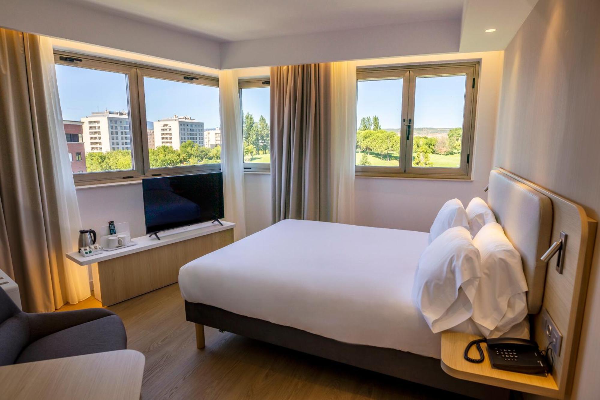 Holiday Inn Express Logrono Rioja By Ihg المظهر الخارجي الصورة